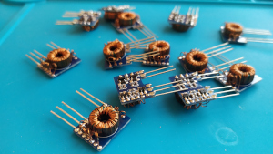 Зібрані модулі готові до заливки компаундом Зібрані модулі готові до заливки компаундом